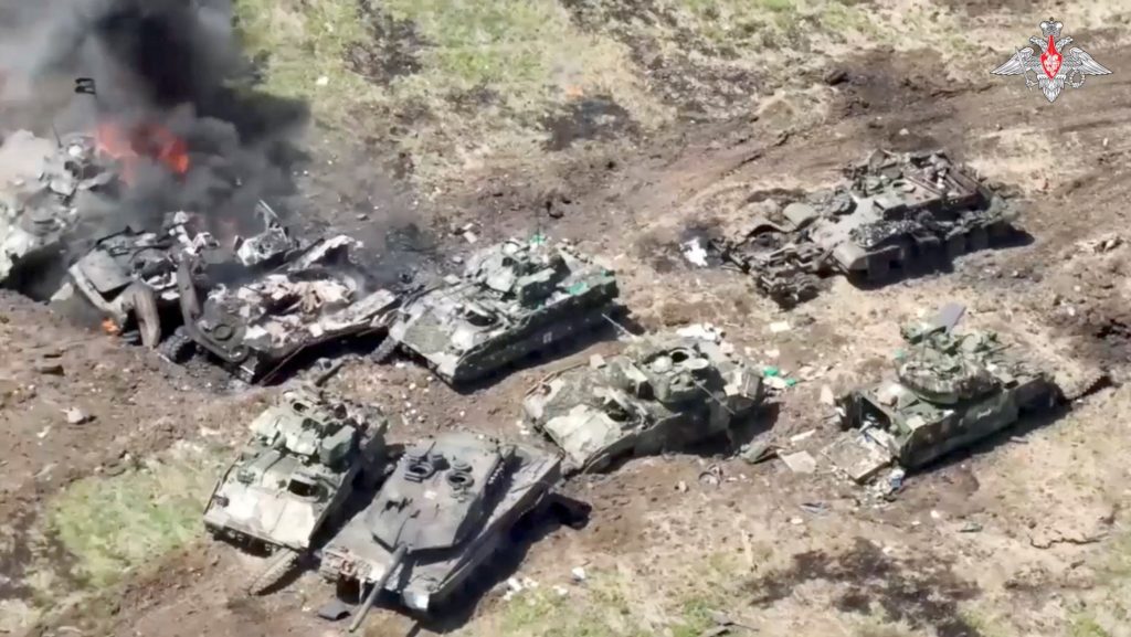 12.000 δολάρια μπόνους σε Ρώσο στρατιώτη που κατέστρεψε ουκρανικό Leopard-2 (βίντεο)