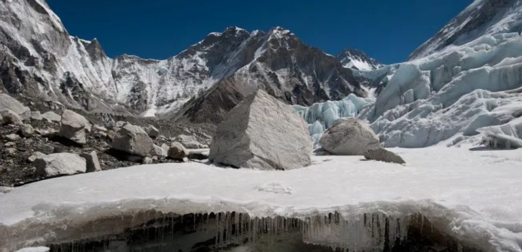 Κλιματική αλλαγή: Οι παγετώνες των Ιμαλαΐων λιώνουν με πρωτοφανείς ρυθμούς