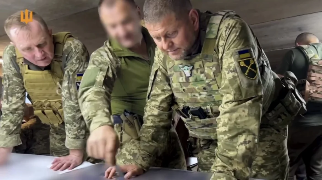 Με διακοσμητικό από το Star Wars στην στολή του εμφανίστηκε ο αρχηγός του ουκρανικού στρατού