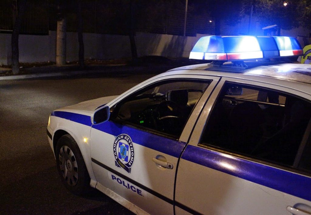 Κρήτη: Πατέρας και γιος από την Αλβανία έστησαν ενέδρα σε άνδρα και τον ξυλοκόπησαν στη μέση του δρόμου