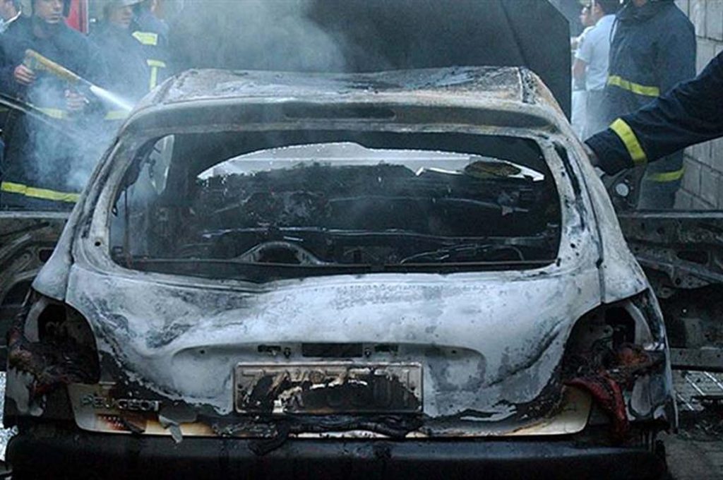 Εξάρχεια: Εμπρηστικές επιθέσεις σε τρία οχήματα