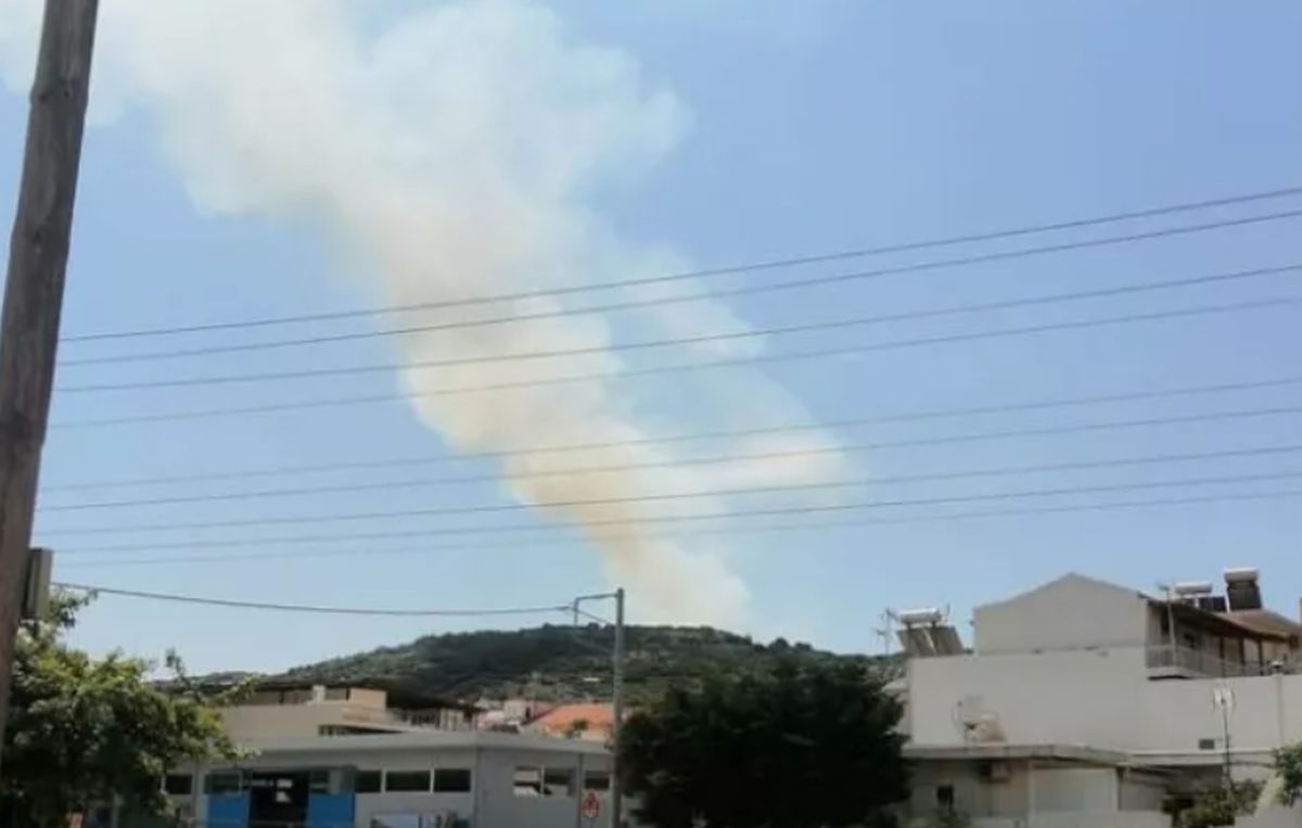 Πυρκαγιά στον Ασπρόπυργο – Καίγονται σκουπίδια