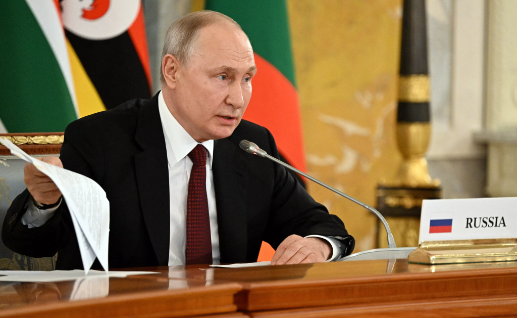 Ρωσία: Ο Β.Πούτιν υπέγραψε στρατιωτικό νόμο