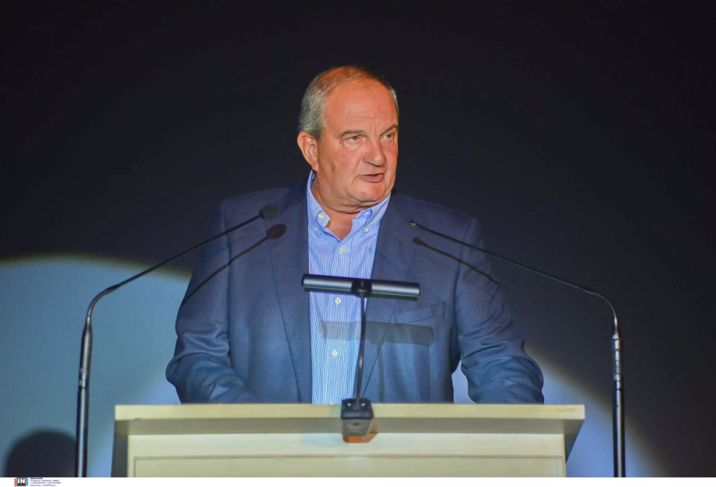 Ψήφισε στη Θεσσαλονίκη ο πρώην πρωθυπουργός Κώστας Καραμανλής