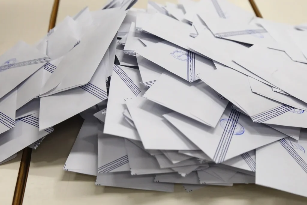 Εκλογές 2023: Στο 48,36% η αποχή – Σχεδόν ένας στους δύο Έλληνες δεν ψήφισε