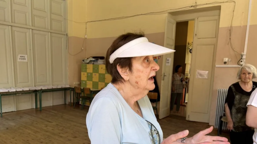 Έσκισαν το ψηφοδέλτιο 93χρονης στο Ηράκλειο – Ψήφισε σε λάθος εκλογικό τμήμα