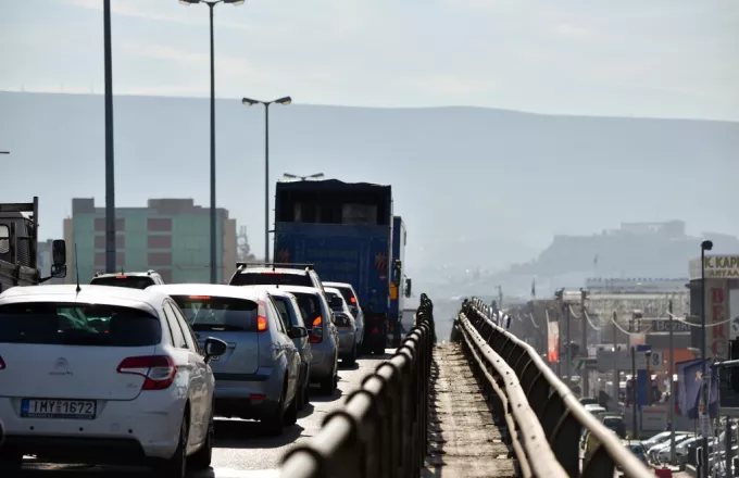 Μποτιλιάρισμα στην Αθηνών – Λαμίας στο ρεύμα εξόδου στο ύψος της Αττικής Οδού λόγω τροχαίου