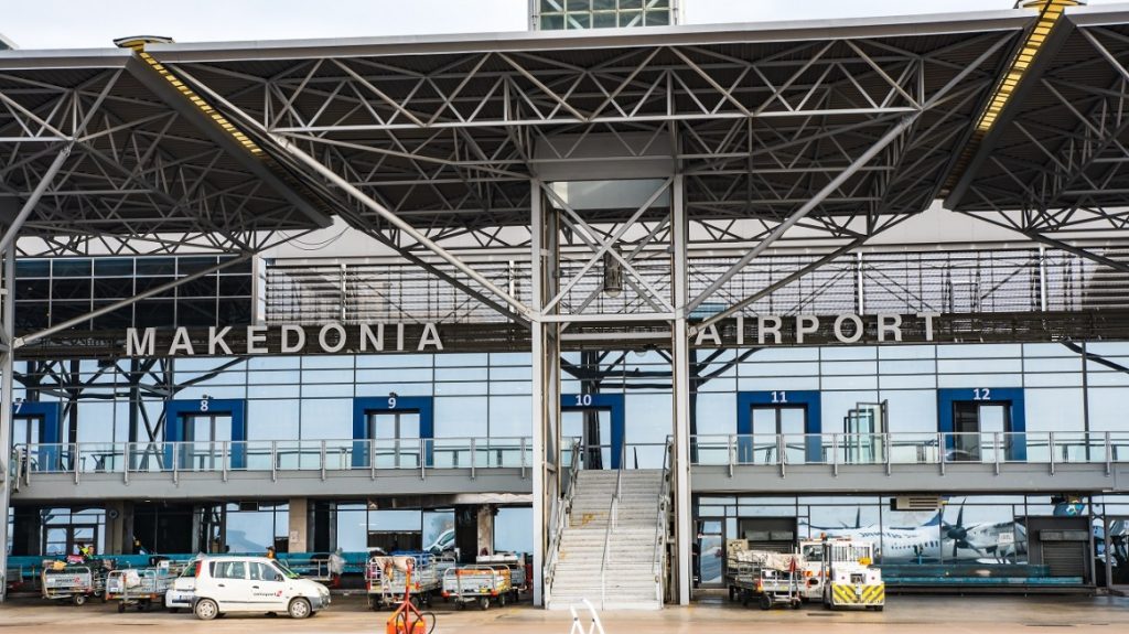 Θεσσαλονίκη: Ελεύθεροι οι δύο Ρώσοι που επιτέθηκαν στο πλήρωμα – Έγινε αναγκαστική προσγείωση του αεροσκάφους