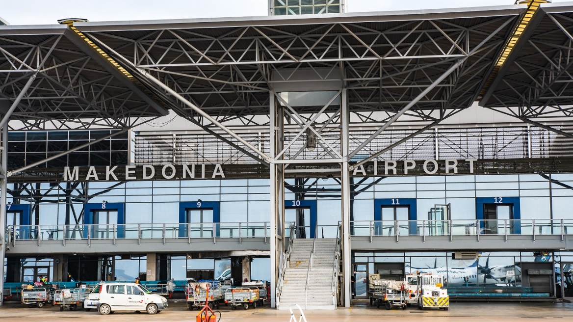 Θεσσαλονίκη: Ελεύθεροι οι δύο Ρώσοι που επιτέθηκαν στο πλήρωμα – Έγινε αναγκαστική προσγείωση του αεροσκάφους