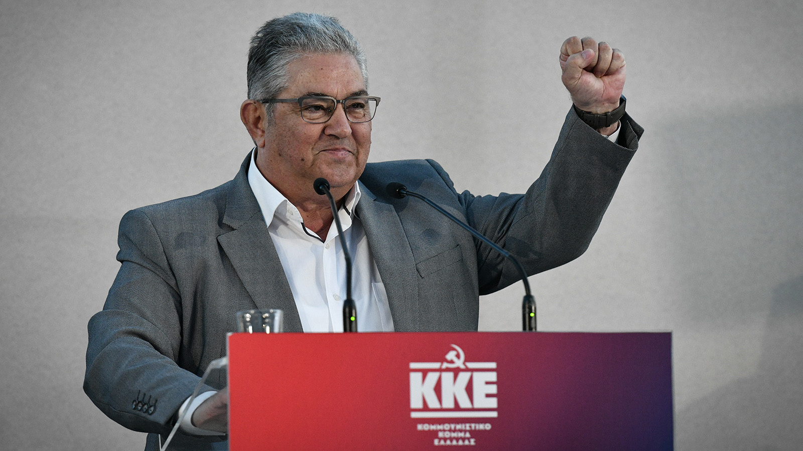 Επεισοδιακή η ψήφος του Δημήτρη Κουτσούμπα – Δεν του έδωσαν ψηφοδέλτιο του ΚΚΕ!