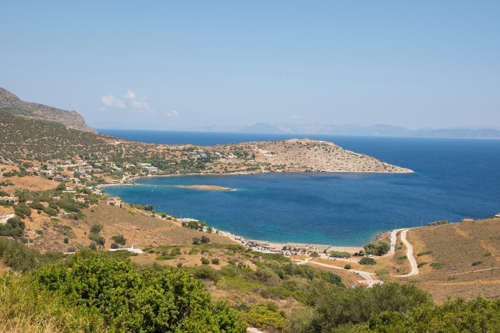 Δασκαλειό: Η παραλία με τα καταγάλανα νερά και τη θέα στο απέραντο γαλάζιο (βίντεο)