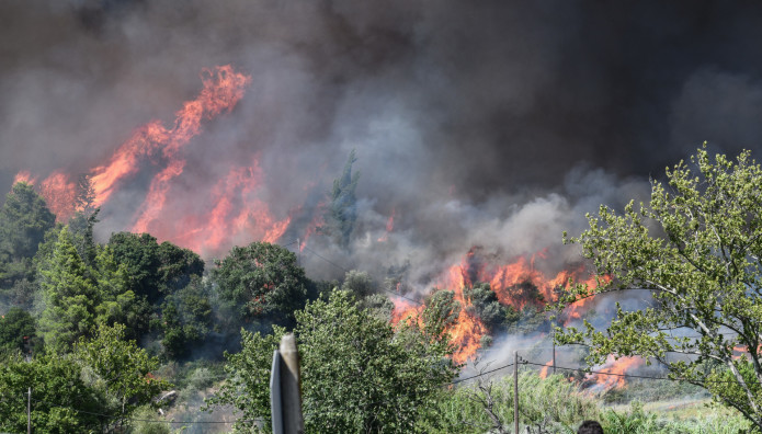Φωτιά τώρα στη Ζάκυνθο – Σηκώθηκαν αεροπλάνα