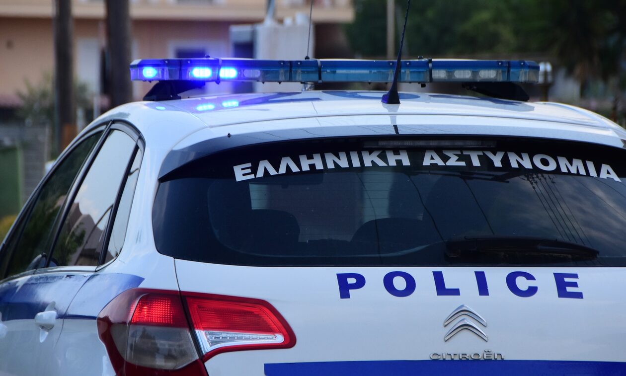 Αλεξανδρούπολη: Φορτηγό που μετέφερε 21 παράνομους μετανάστες συγκρούστηκε με στύλο φωτισμού