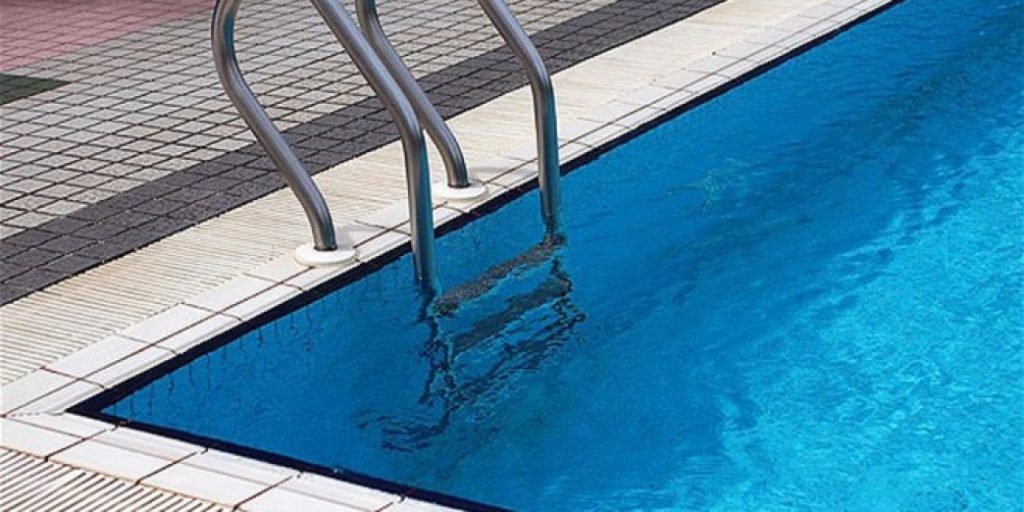 Ζάκυνθος – Θάνατος 20χρονου σε πισίνα: «Ήταν κατάλευκος και έτρεμε – Δεν έβγαλε καθόλου νερό» (βίντεο)