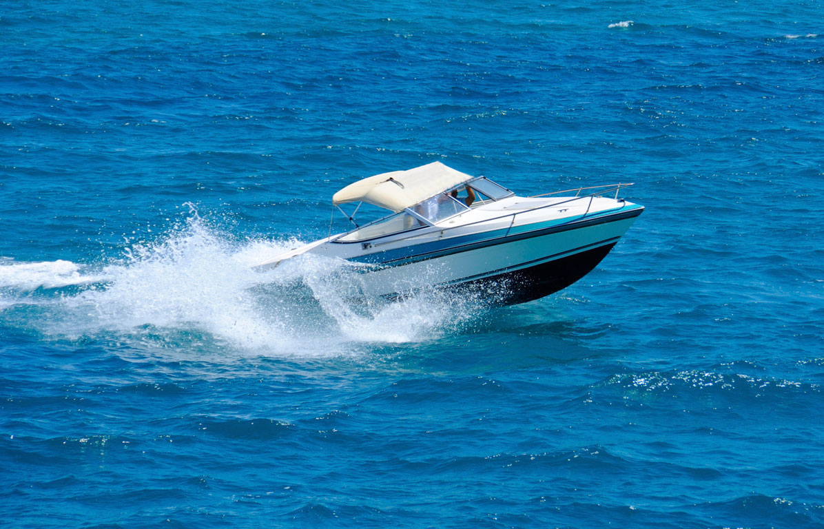 Ταχύπλοο στη Μύκονο προκάλεσε… τσουνάμι με τα απόνερά του – Τραυματίστηκαν δύο γυναίκες (βίντεο)