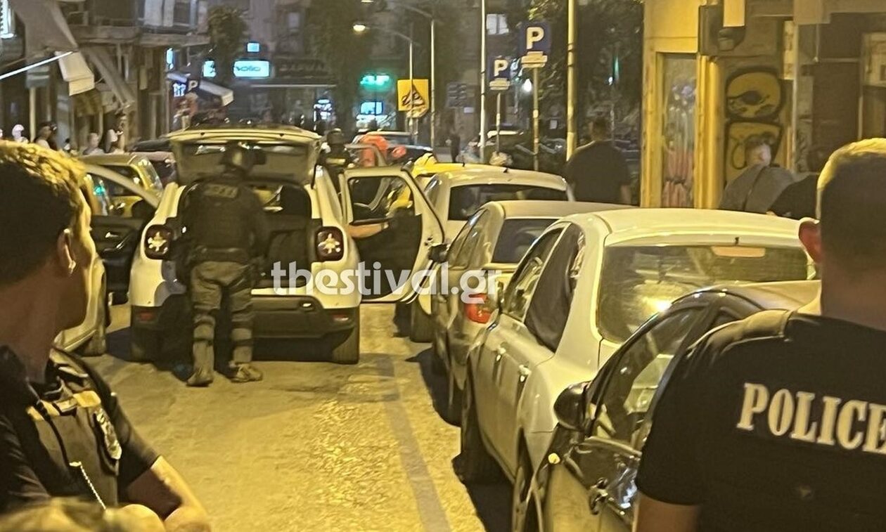Θεσσαλονίκη: Χειροπέδες στον άνδρας που είχε «ταμπουρωθεί» σε διαμέρισμα – Απειλούσε με μαχαίρι 17χρονο