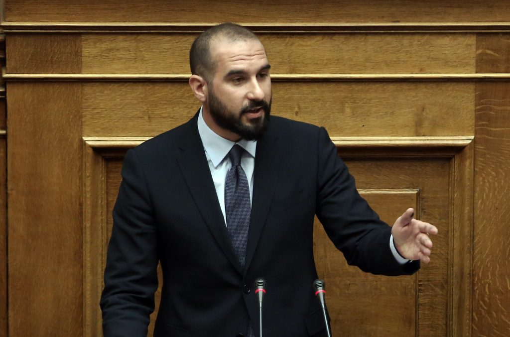 Πηγές του ΣΥΡΙΖΑ διαψεύδουν τα περί παραίτησης του Δ.Τζανακόπουλου