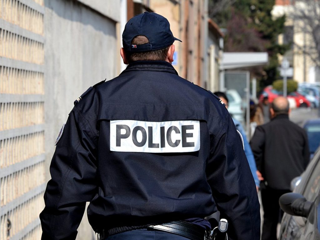 Για ανθρωποκτονία από πρόθεση διώκεται αστυνομικός που σκότωσε τον 17χρονο στην Γαλλία