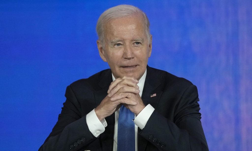 Πάλι χάθηκε ο Τ.Μπάιντεν: Δεν ήξερε που να πάει μετά από ομιλία του – «Πού είναι όλοι;» (βίντεο)