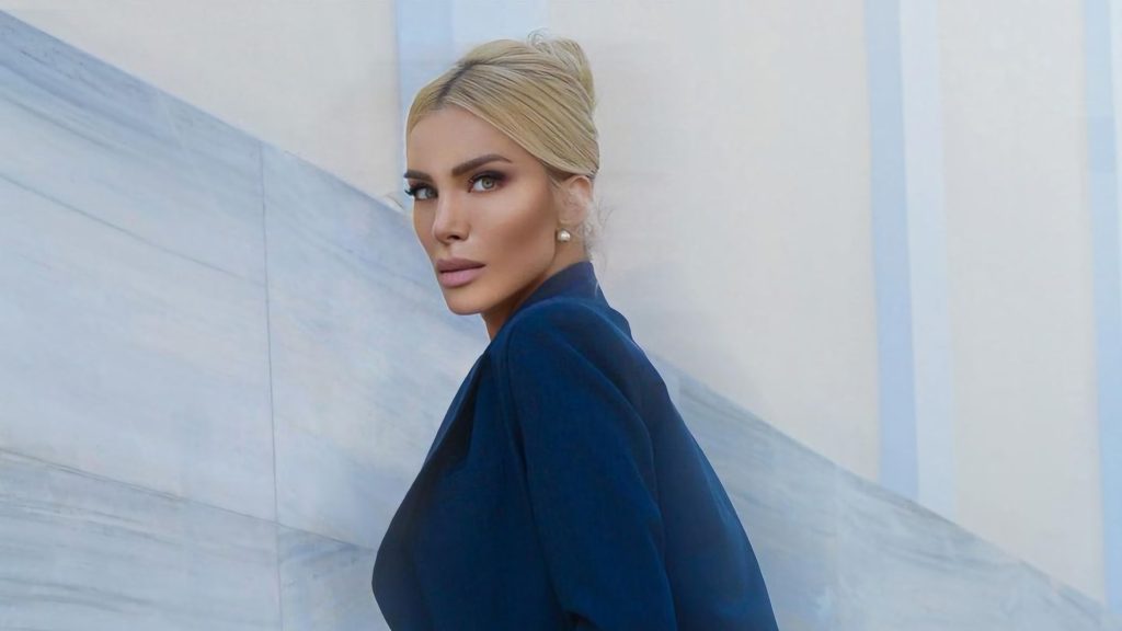 Ο «καημός» της Κατερίνας Καινούργιου: «Θέλω μια φορά να πάω στην παραλία και να πουν για τον πωπό μου»