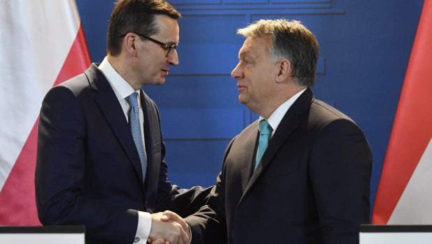 Πολωνία και Ουγγαρία απαίτησαν στη σύνοδο κορυφής της ΕΕ να αναθεωρηθεί η μεταρρύθμιση των κανόνων για το άσυλο