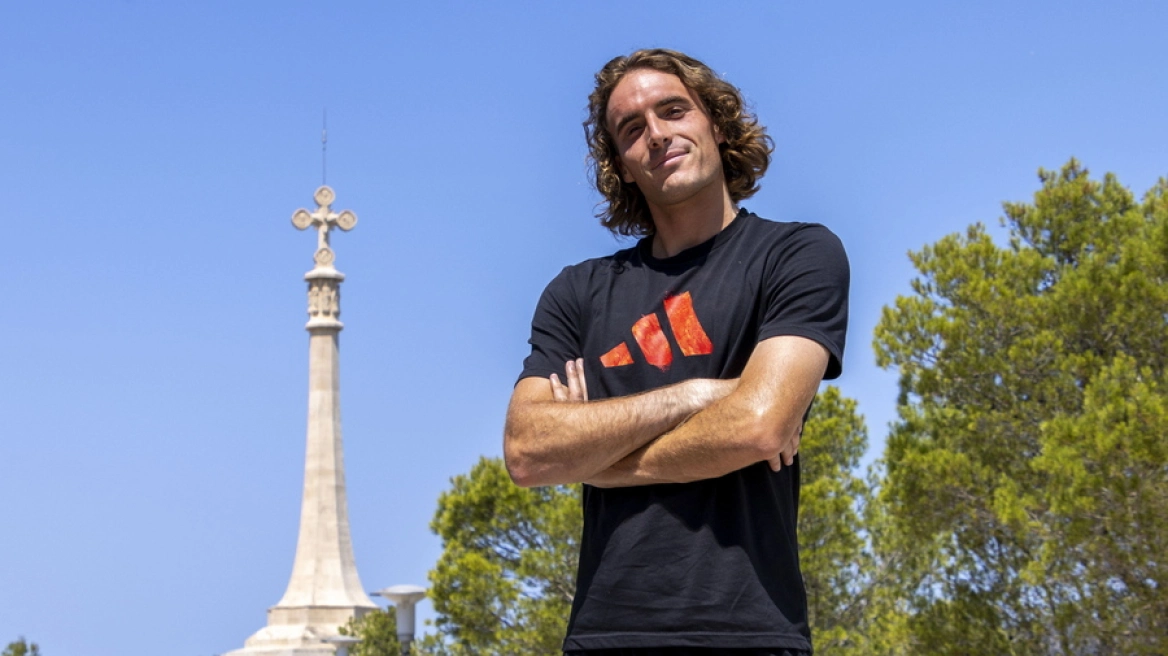 Σ.Τσιτσιπάς: Στο κρεβάτι… με τις αδερφές Μπαντόσα (φωτό)