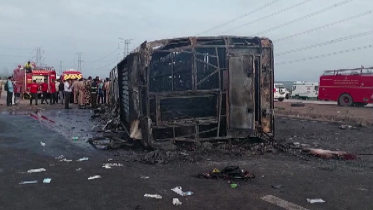 Ινδία: Πυρκαγιά σε λεωφορείο – Τουλάχιστον 25 νεκροί