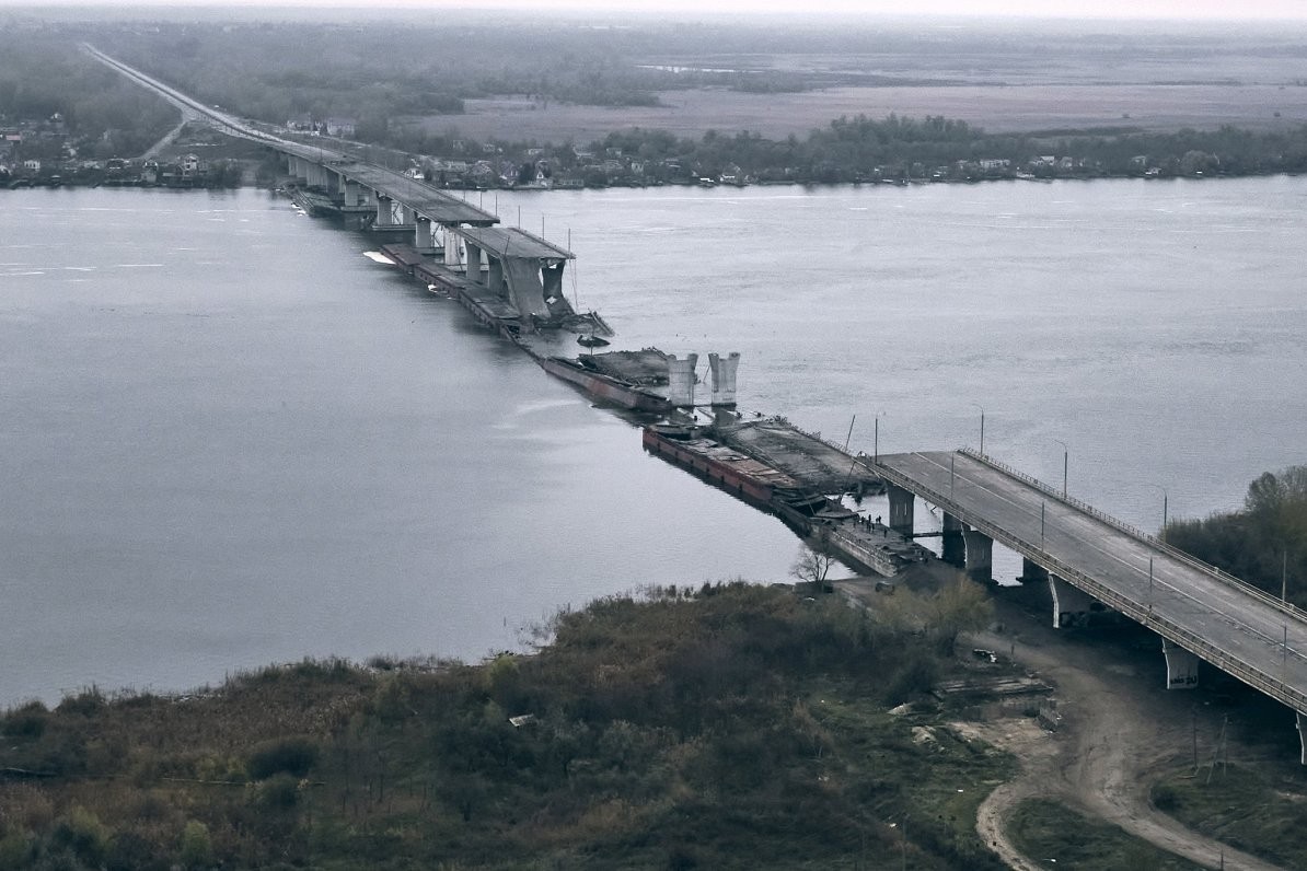 Οι Ρώσοι «εξαέρωσαν» με βαλλιστικό πύραυλο Iskander-Μ το ουκρανικό προγεφύρωμα στην γέφυρα της Χερσώνας