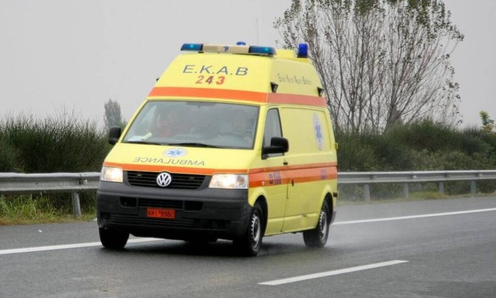 Θάνατος 78χρονης στη Λέσβο: «Δεν υπήρχαν οδηγοί για να οδηγήσουν το ασθενοφόρο» λέει ο γιατρός