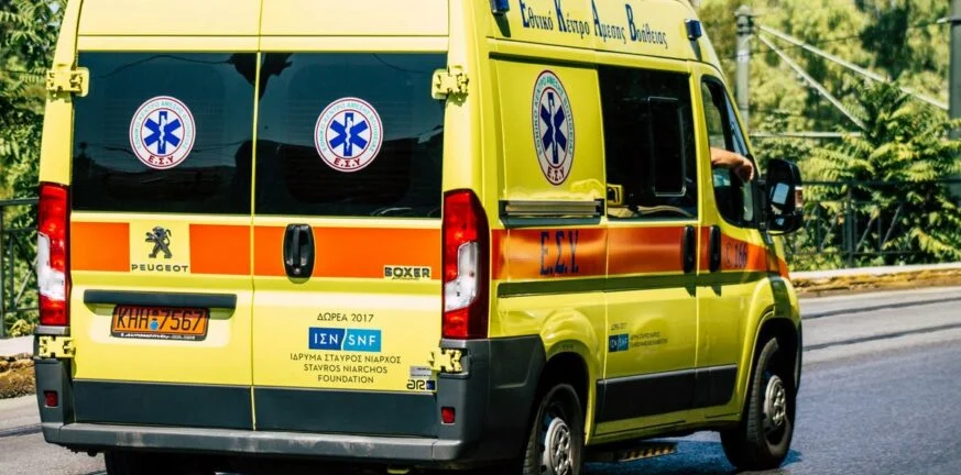 Εκτροπή φορτηγού στη Θεσσαλονίκη: Εγκλωβίστηκε ο οδηγός – Στο σημείο έσπευσε η Αστυνομία