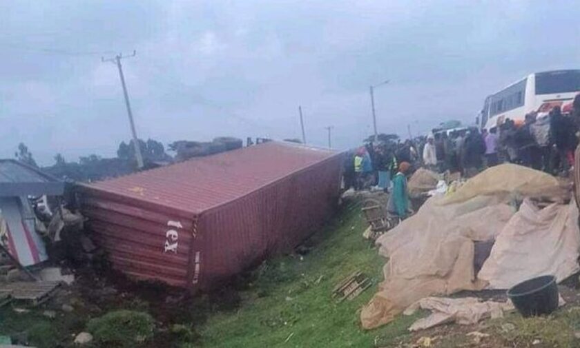 Κένυα: Τουλάχιστον 48 νεκροί σε τροχαίο δυστύχημα με φορτηγό