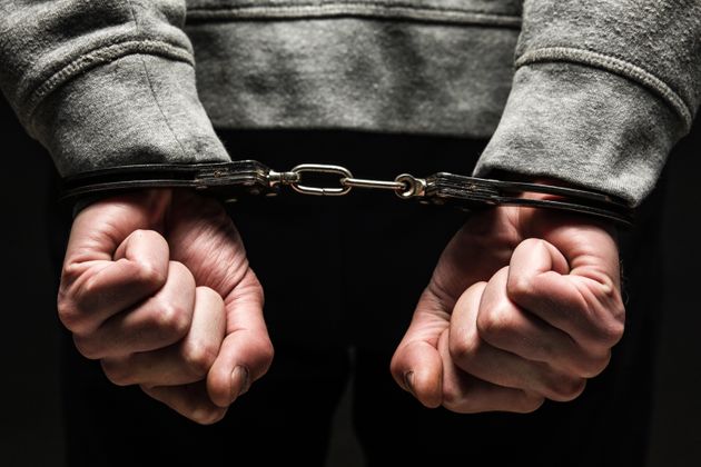 Συνελήφθη ανυπότακτος που εντοπίστηκε σε διακοπές στην Ίο – Απέφευγε για χρόνια τη στράτευση