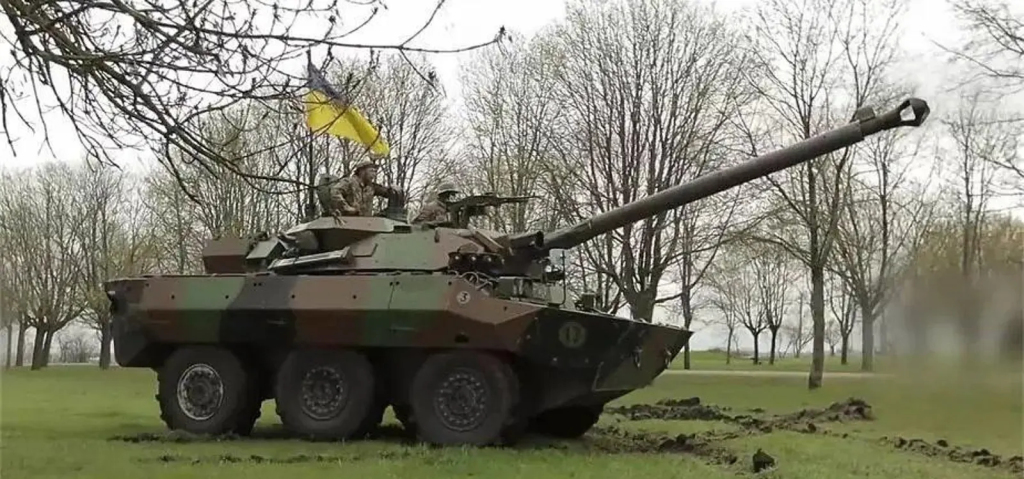 Ακόμα ένα γαλλικής κατασκευής τεθωρακισμένο AMX-10RC θύμα των ρωσικών όπλων στην Ουκρανία (βίντεο)