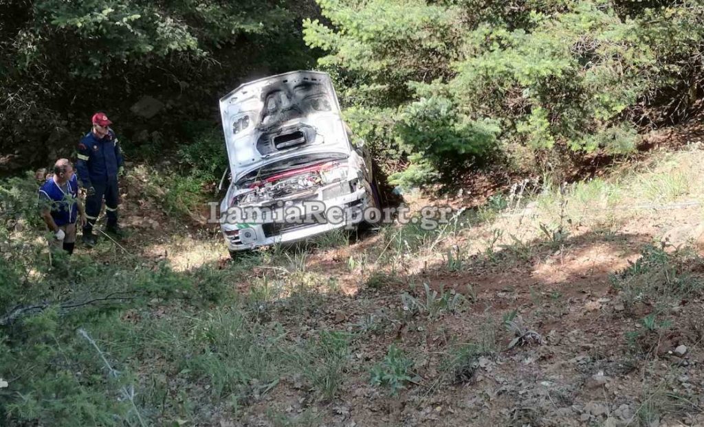 Ατύχημα στο ράλλυ Φθιώτιδας – Όχημα βγήκε εκτός δρόμου και έπεσε στο πρανές (φώτο)