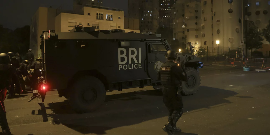 Το BBC έκανε έρευνα για το νομικό πλαίσιο χρήσης όπλων από την γαλλική αστυνομία