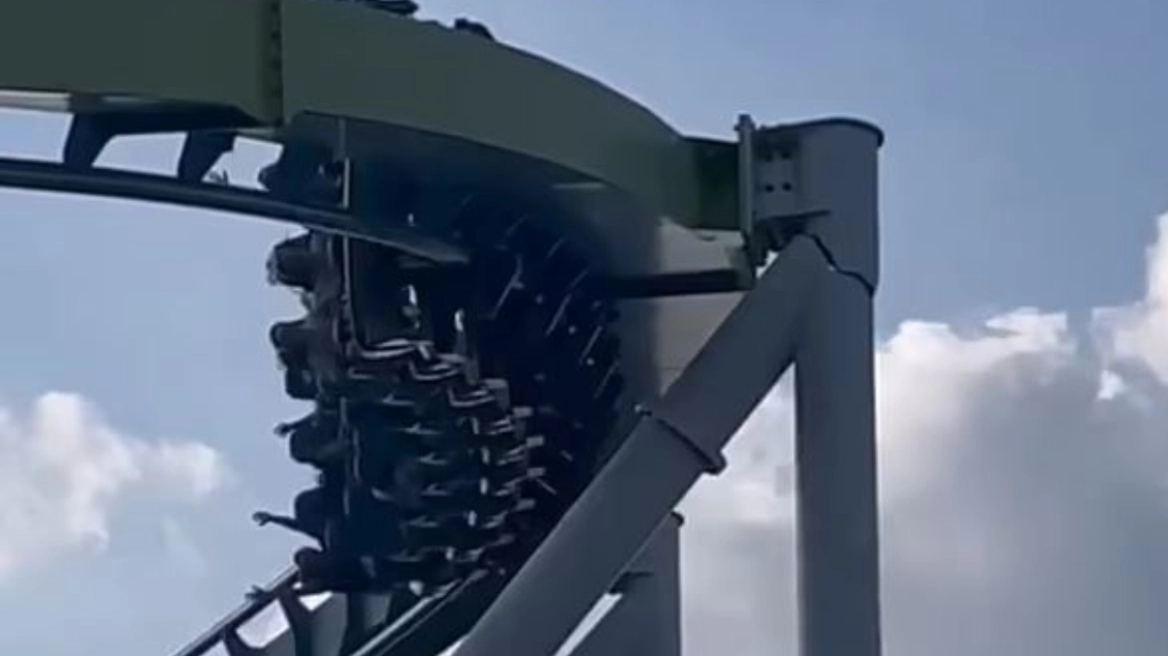 Τρόμος σε λούνα παρκ στις ΗΠΑ: Επισκέπτης εντόπισε ρωγμή σε τρενάκι (βίντεο)