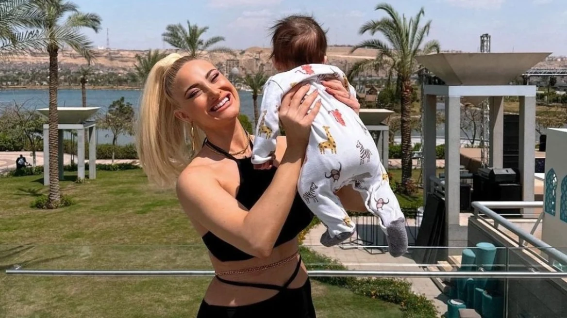 I.Τούνη: Θήλασε δημόσια τον γιο της στο Μόντε Κάρλο και δίχασε το Twitter – «Λίγη διακριτικότητά δεν βλάπτει»