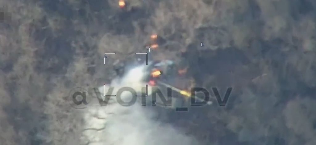 Βίντεο: Η στιγμή που ρωσικό drone Lancet καταστρέφει ουκρανικό τεθωρακισμένο