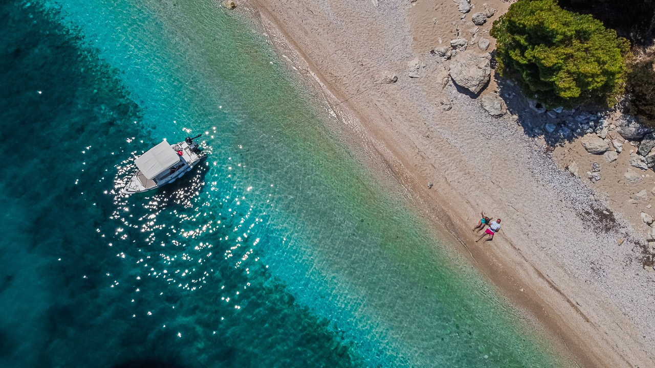 Κάλαμος: Το πανέμορφο και πολύ ήσυχο νησάκι στο Ιόνιο που αξίζει να το ανακαλύψετε (φώτο)