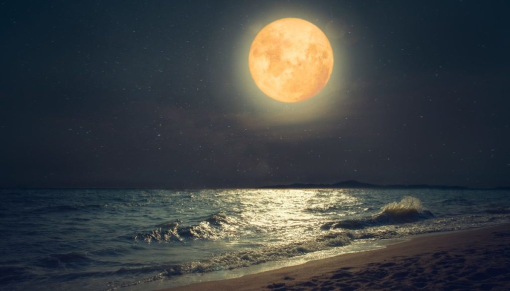 Τα βλέμματα όλων στον ουρανό: Σήμερα το «Φεγγάρι του Ελαφιού» – Γιατί ονομάστηκε έτσι;