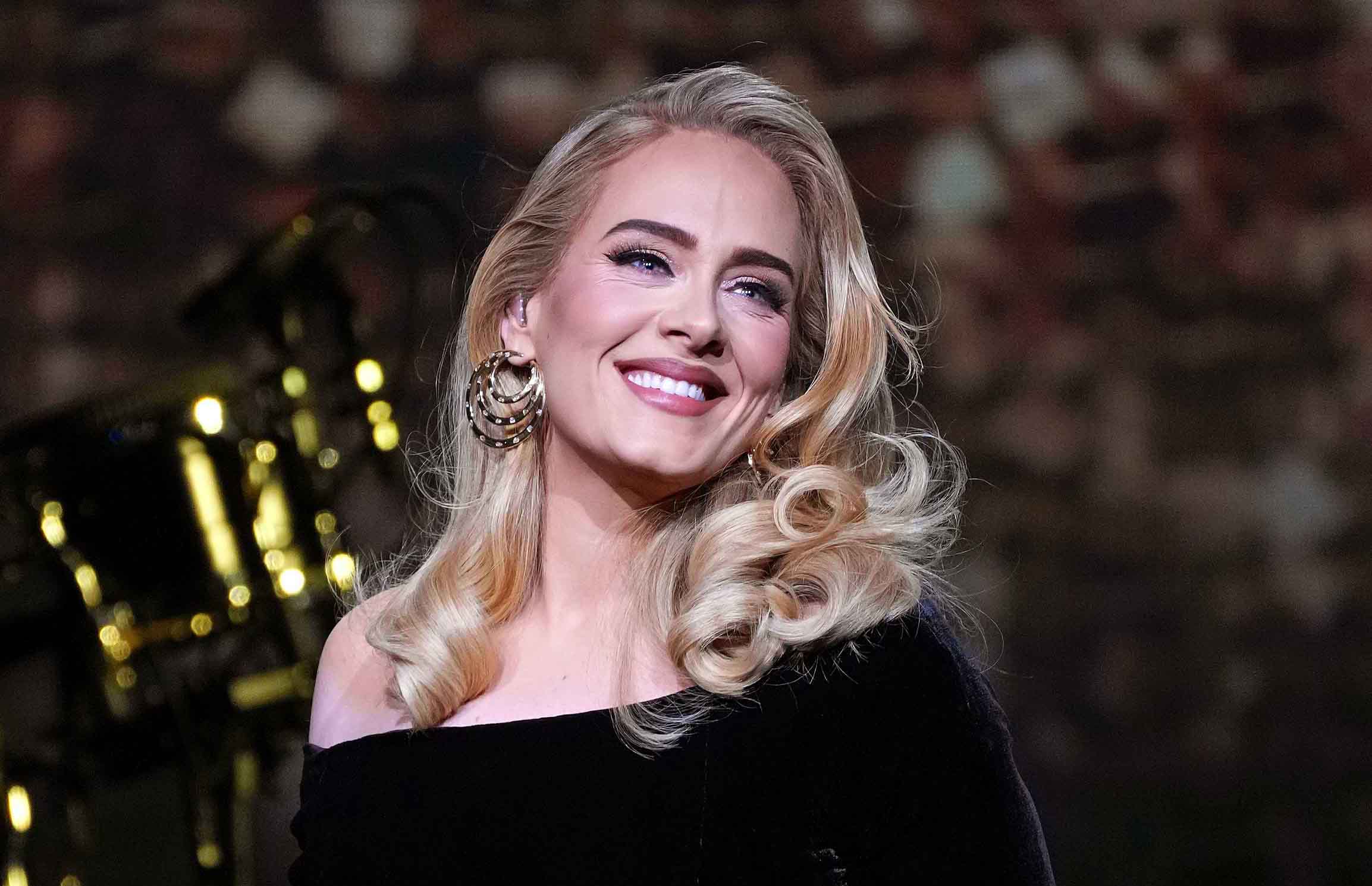Η Adele «απείλησε» το κοινό σε συναυλία της – «Αν μου πετάξετε τίποτα θα σας σκοτώσω»