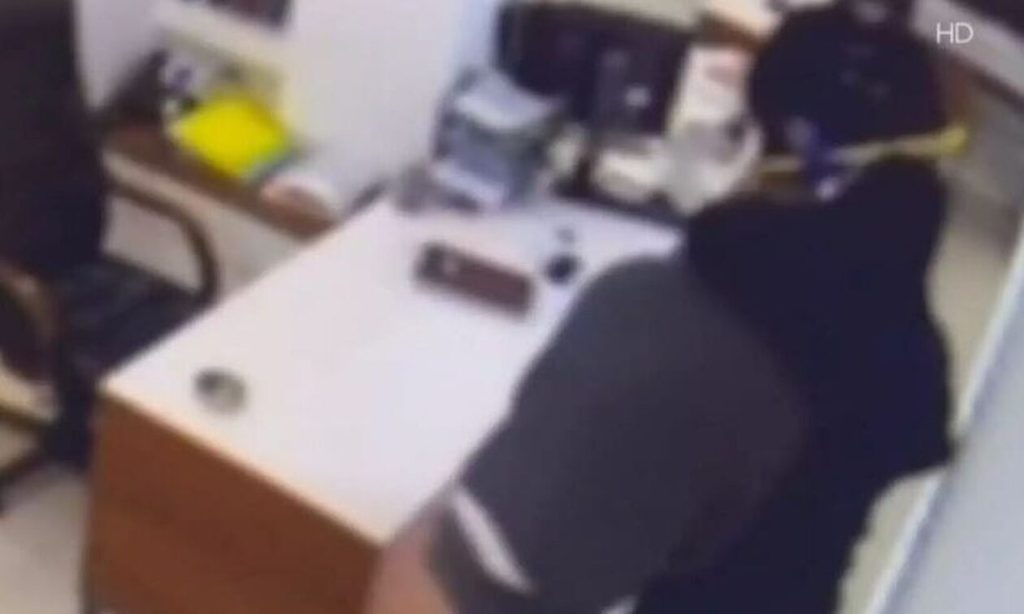 Άγριος ξυλοδαρμός εργολάβου στη Μύκονο: Οι οικονομικές διαφορές και η κινηματογραφική σύλληψη των Αλβανών μπράβων