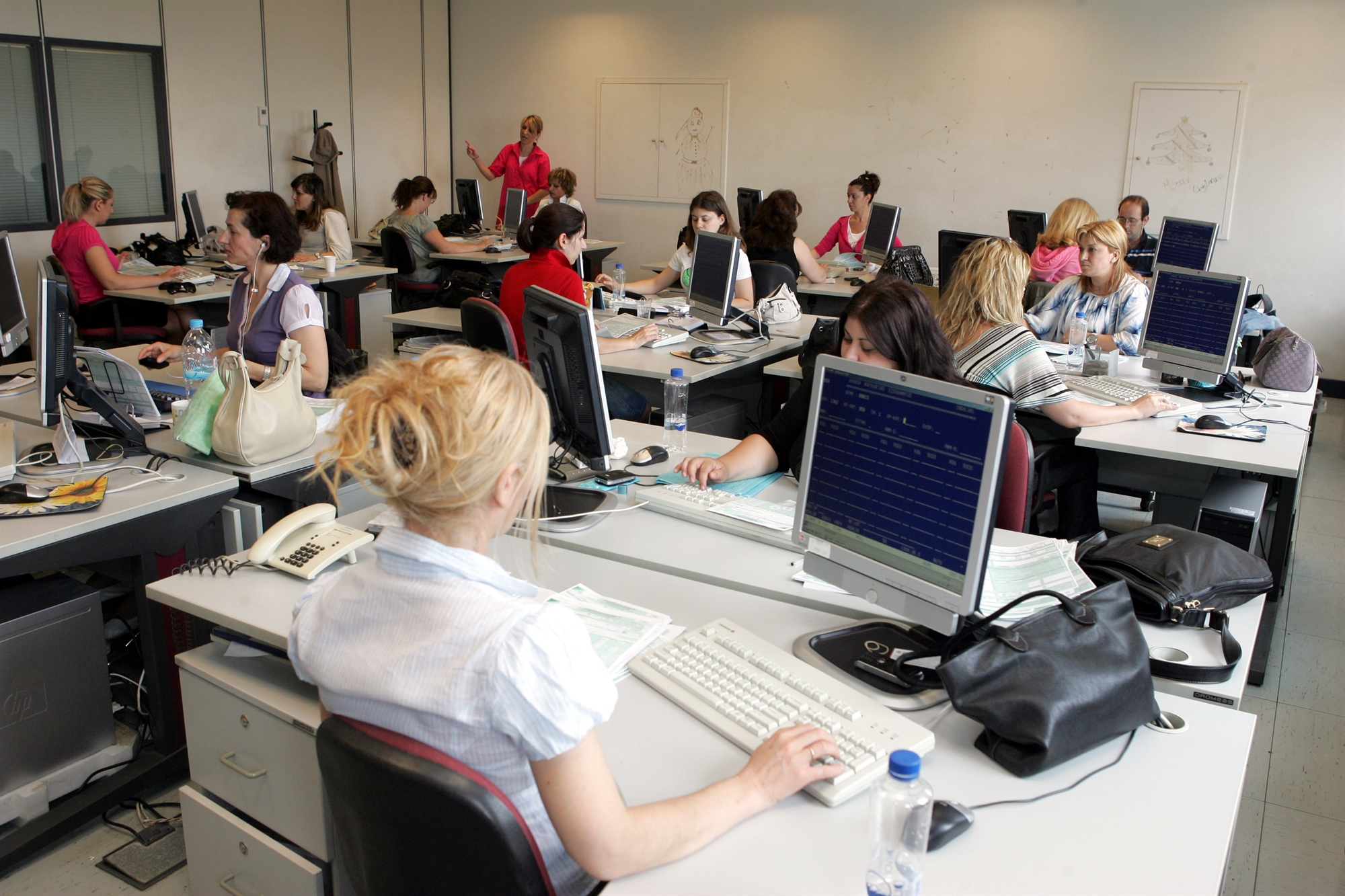 Οι αυξήσεις που έρχονται στους δημοσίους υπαλλήλους