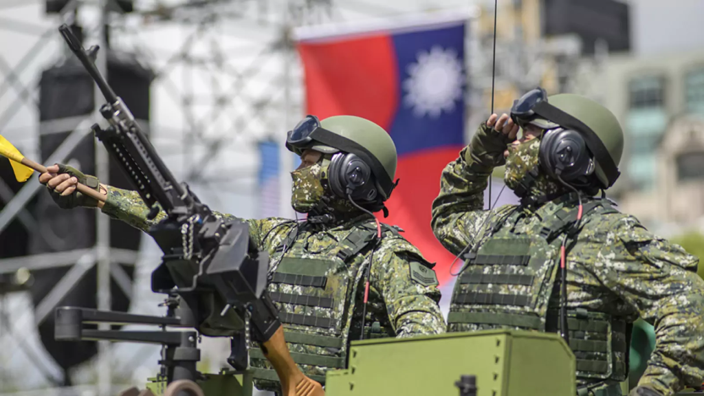 Οι ΗΠΑ πουλάνε όπλα στην Ταϊβάν και το Πεκίνο αντιδρά: «Αυξάνουν εσκεμμένα τις εντάσεις»