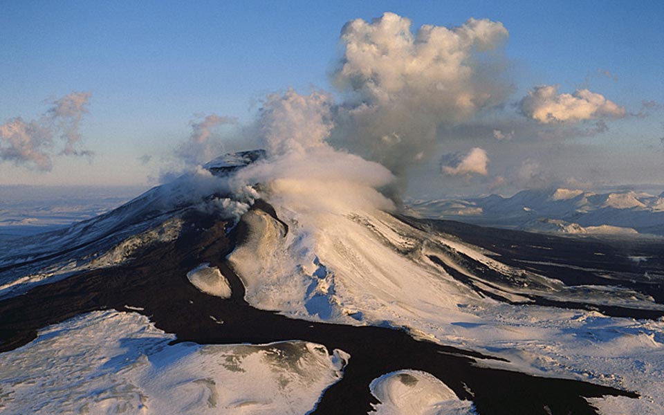 Φόβοι για έκρηξη του ηφαιστείου στην Ισλανδία – Πάνω από 1.800 σεισμοί σε 24 ώρες