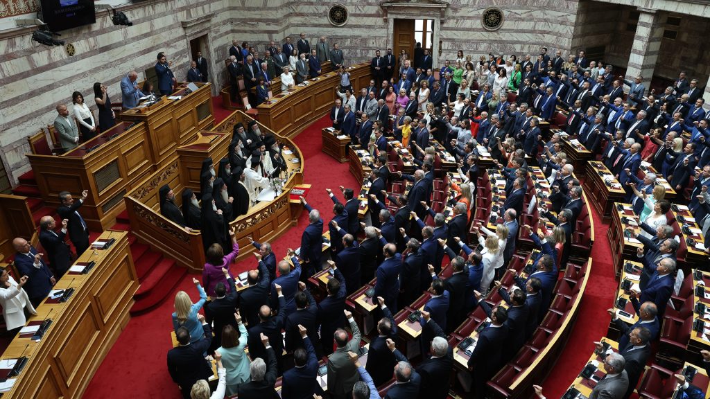 Σήμερα το απόγευμα οι προγραμματικές δηλώσεις της κυβέρνησης – Ξεκινά η πρώτη «μάχη» των αρχηγών στη Βουλή