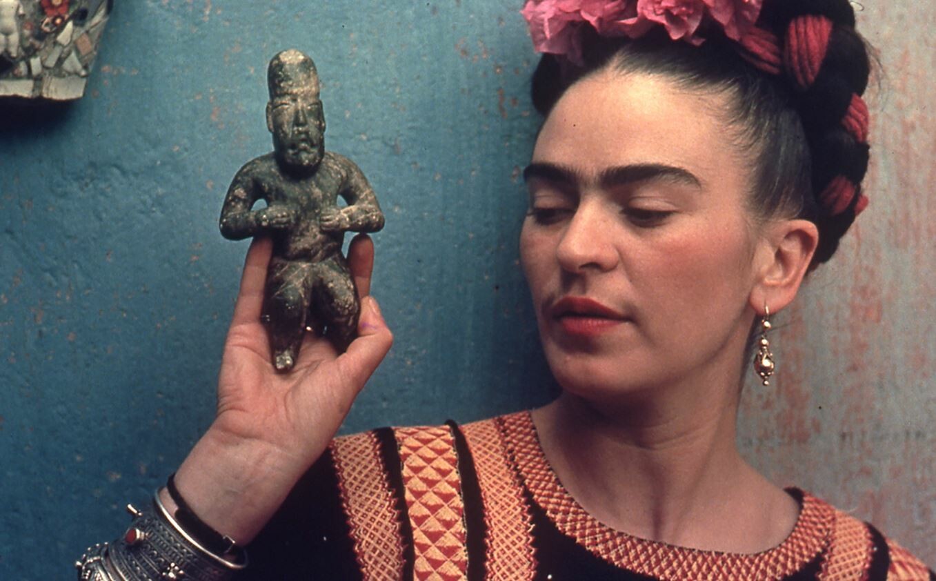 Σαν σήμερα: Γεννήθηκε η Φρίντα Κάλο – Η μεγαλύτερη γυναικεία μορφή στην ζωγραφική τον 20ο αιώνα