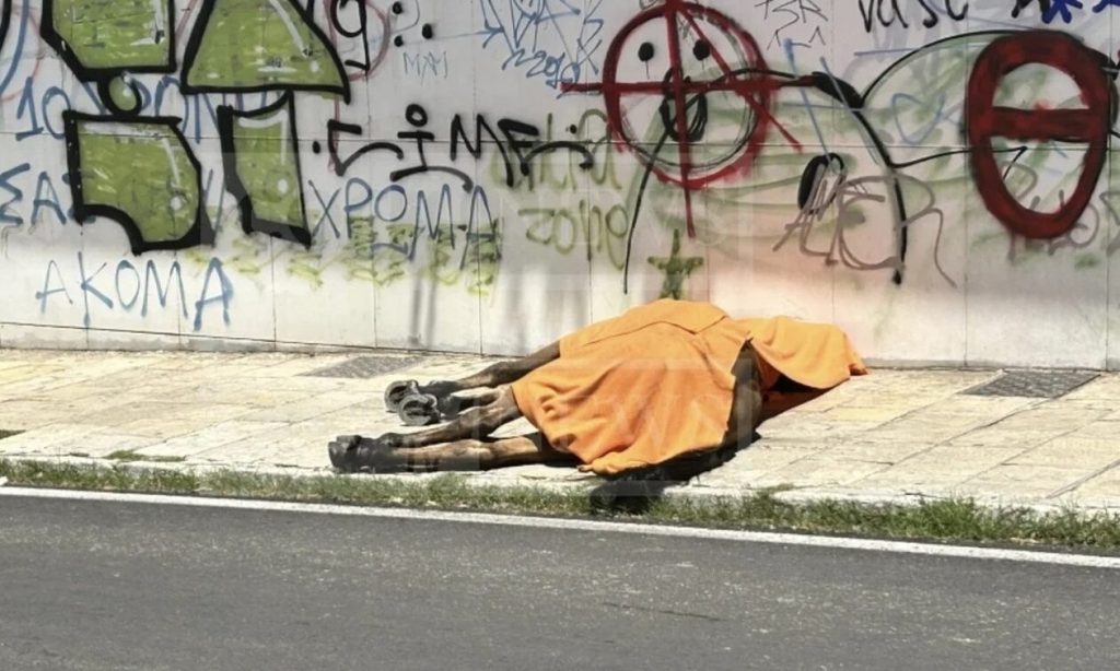 Κέρκυρα: Άλογο έπεσε νεκρό την ώρα που έσερνε άμαξα στο κέντρο της πόλης