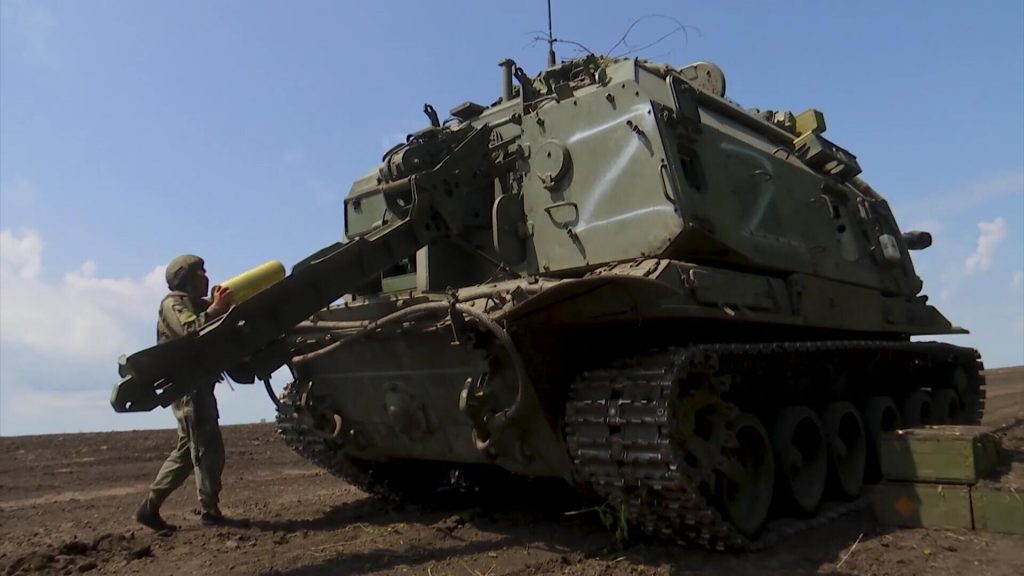 Τα πυρομαχικά Krasnopol του ρωσικού πυροβολικού θερίζουν τις ουκρανικές συγκεντρώσεις (βίντεο)