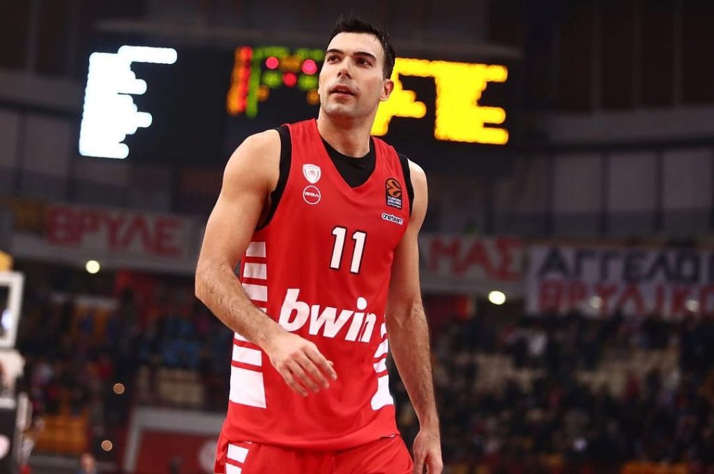 Ο Κ.Σλούκας για το «διαζύγιο» με τον Ολυμπιακό: «Δεν έχω εμπνεύσει τον ίδιο σεβασμό προς όλους» (φώτο)